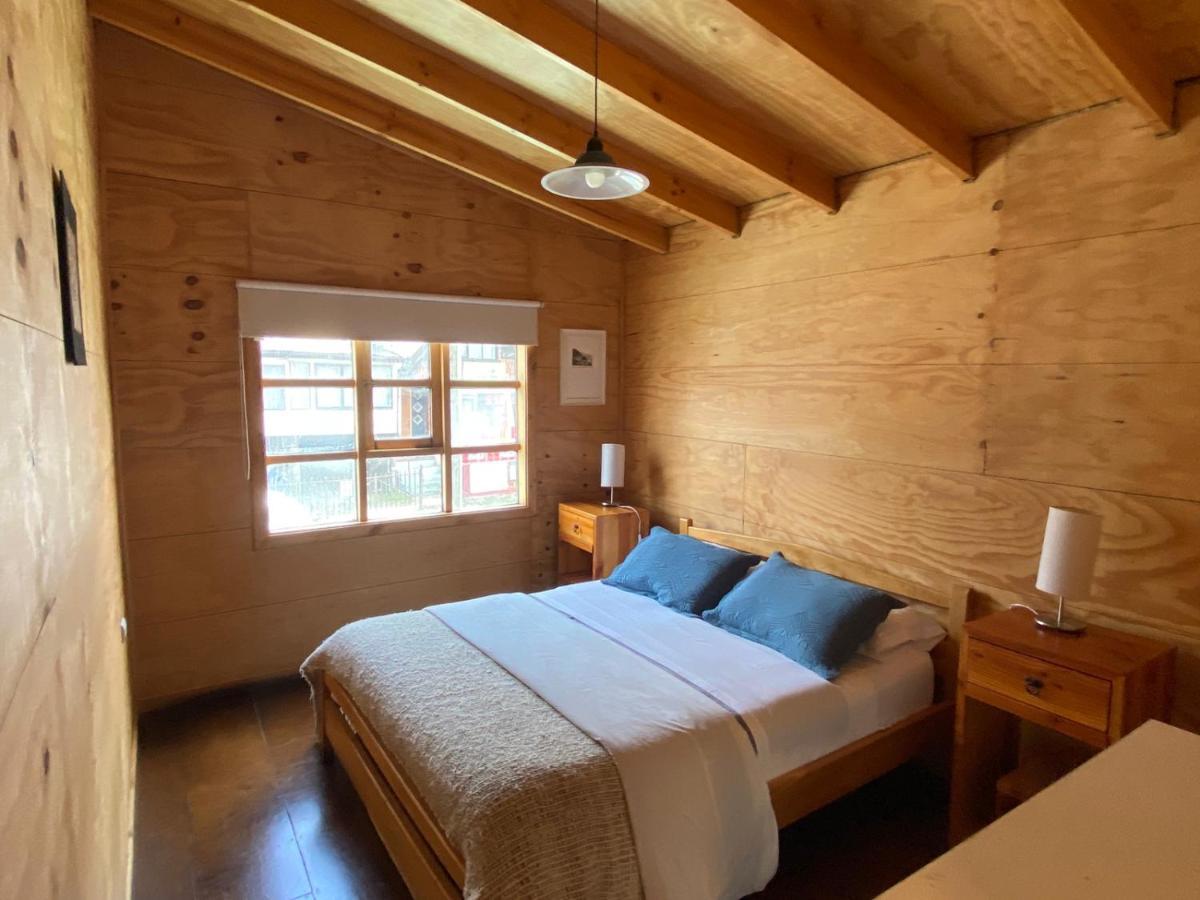 Hostal Palafito Waiwen Castro Exteriör bild