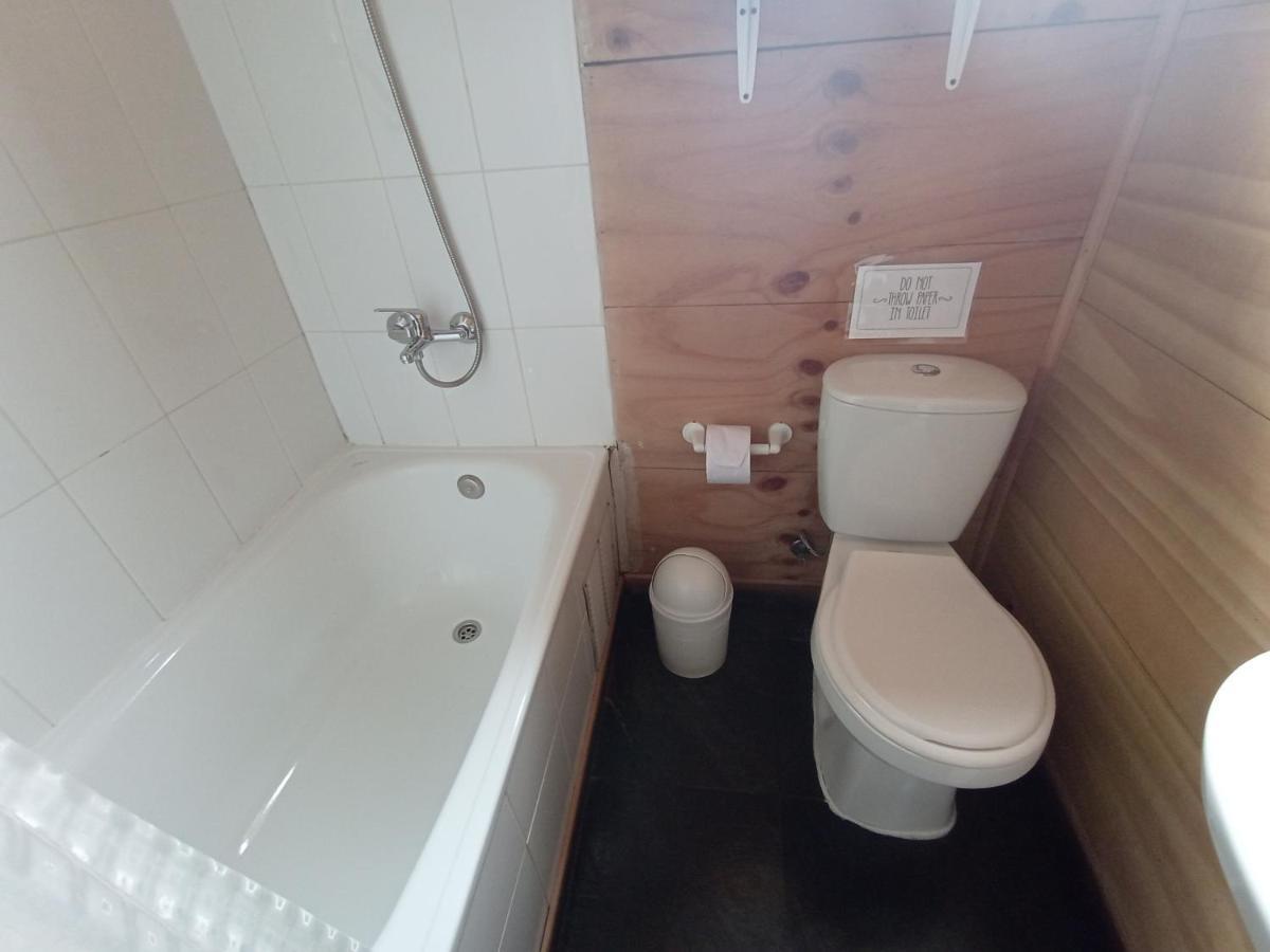 Hostal Palafito Waiwen Castro Exteriör bild