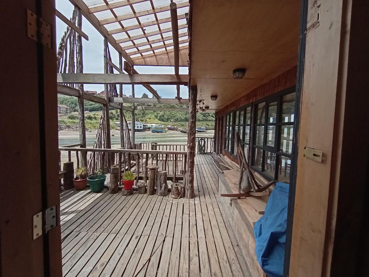 Hostal Palafito Waiwen Castro Exteriör bild