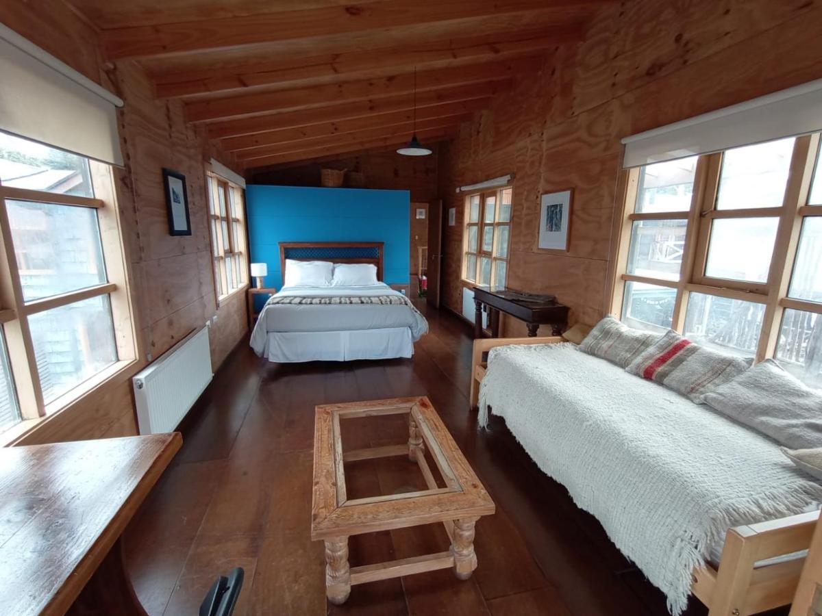 Hostal Palafito Waiwen Castro Exteriör bild